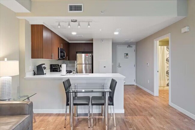 Foto del edificio - 77 N Almaden Ave