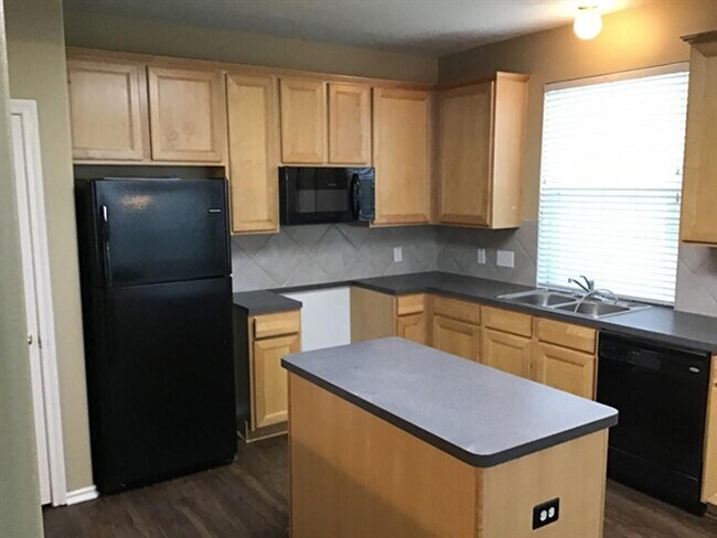 Foto del edificio - 26004 Castle Meadow Ln