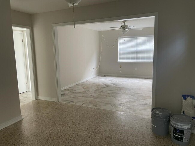 Foto del edificio - 4417 Yale St