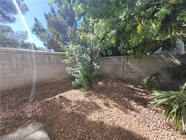 Foto del edificio - 7817 W Falcon Wing Ave