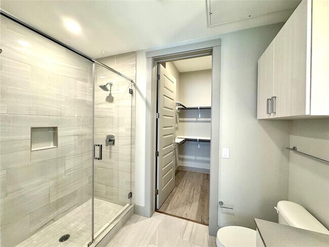 Foto del edificio - 401 W 25th St