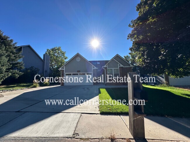 Building Photo - 950 Royal Crown Ln