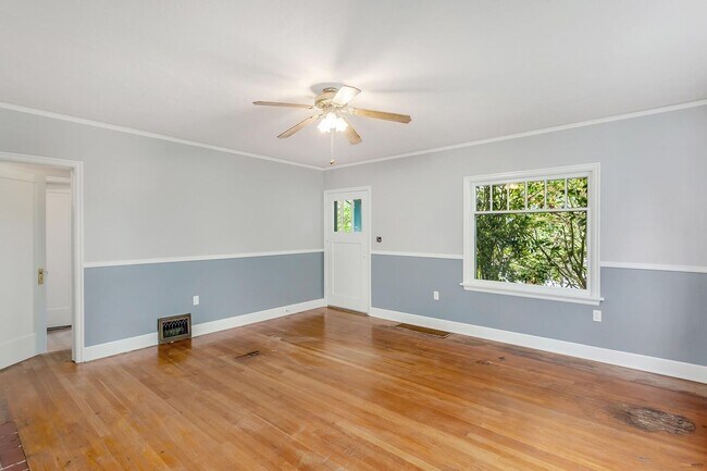 Foto del edificio - 1930's Renovated Farmhouse with tons of ya...