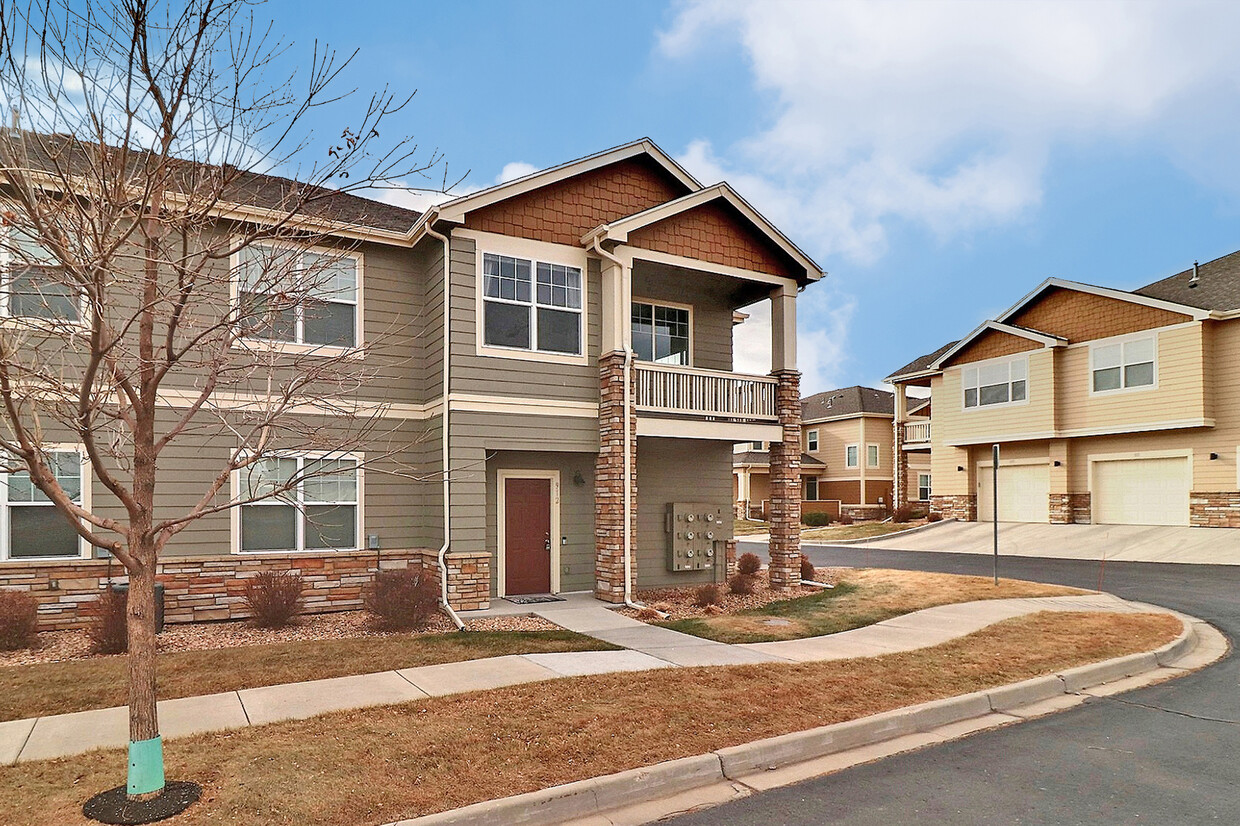Welcome home! - 6911 W 3rd St