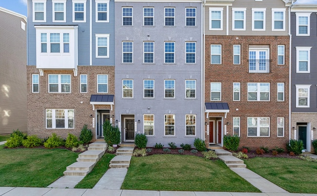 Photo - 6907 Stoddert Ln Townhome