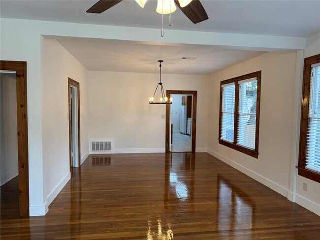 Foto del edificio - 2842 Shoal Crest Ave