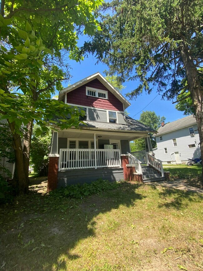 Building Photo - 937 Lawton St