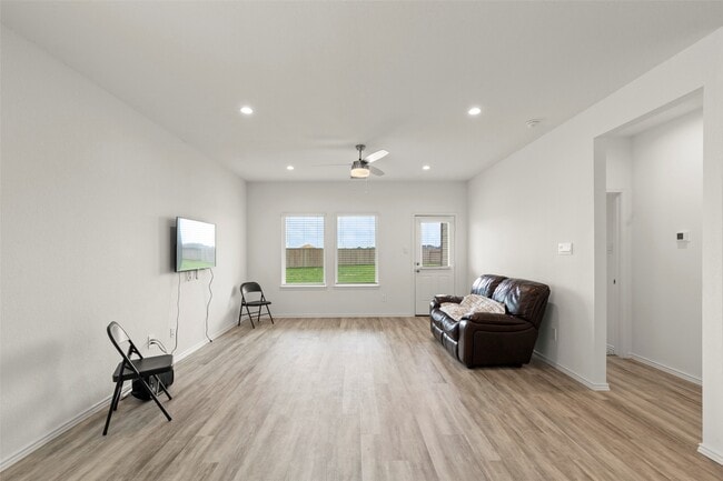 Building Photo - 31055 Brightwell Bnd