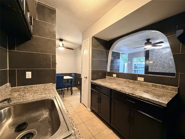 Building Photo - 9550 Deering Dr