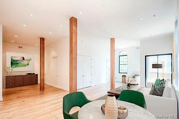 Building Photo - 541 Leonard St