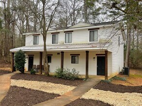 Building Photo - 163 VFW Dr