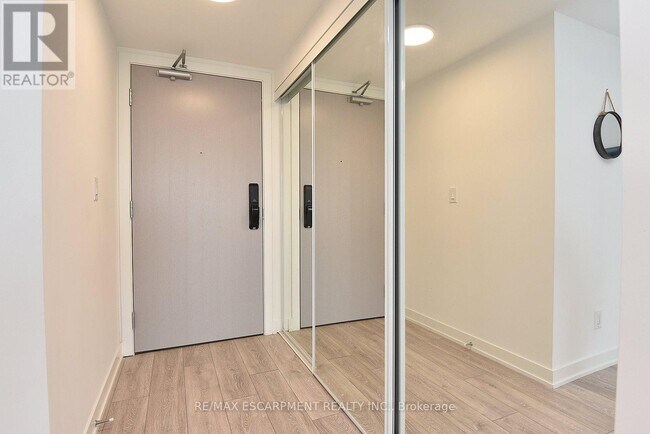 Building Photo - 3200 Dakota Cmn