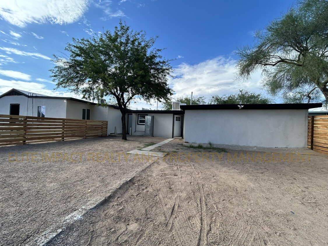 Primary Photo - 321 N Martin Ave