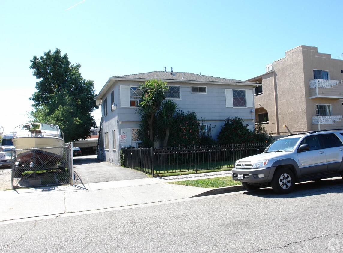Primary Photo - 14122 Gilmore St