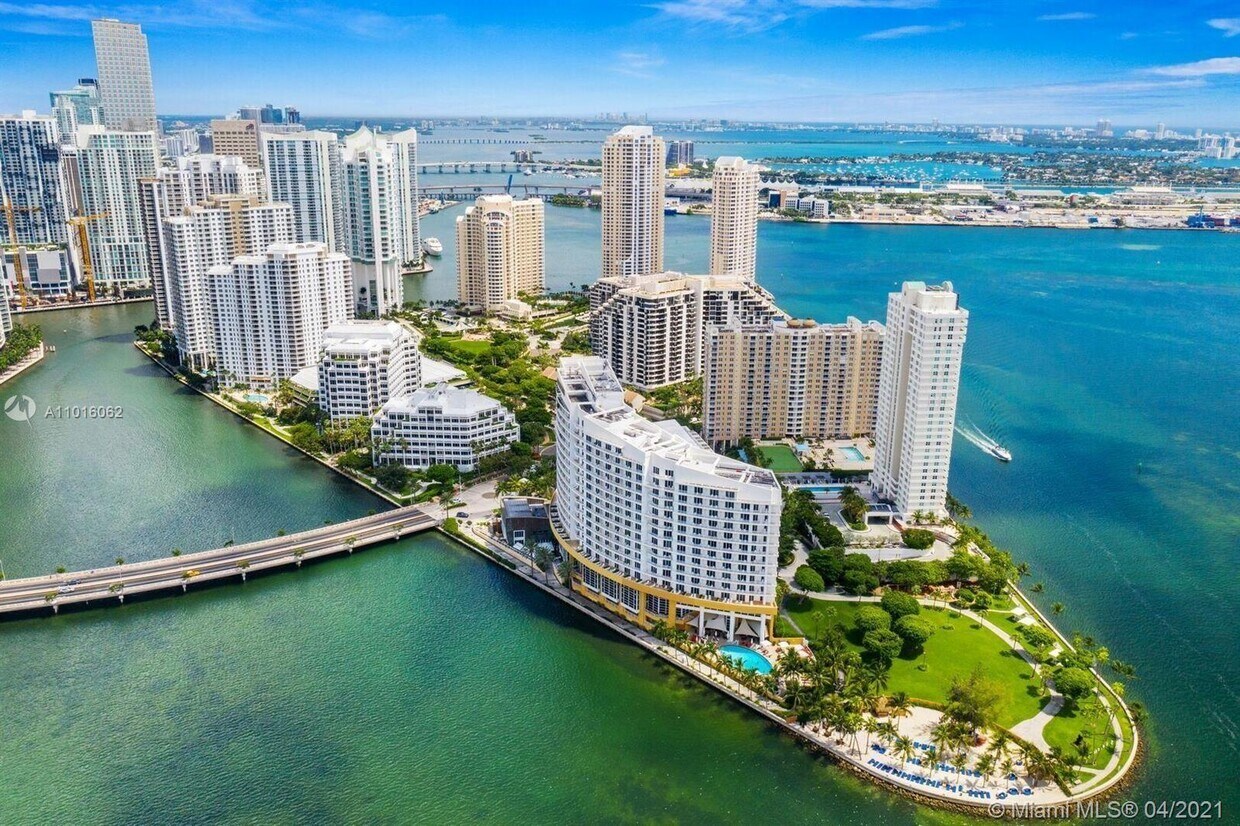Foto principal - 540 Brickell Key Dr