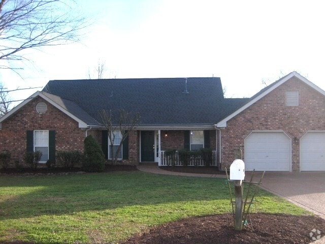 Building Photo - 1013 Victoria Ln W