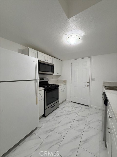 Foto del edificio - 9395 Mission Blvd