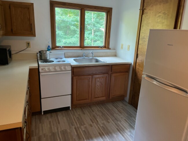 Foto del edificio - 230 Old Lane Rd