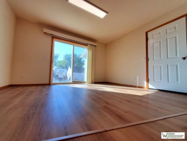 Building Photo - ()  Holy Moly!  It's a beauty!