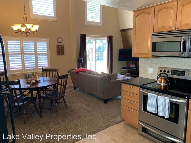 Building Photo - 3 br, 2 bath House - 3046 Bellevue