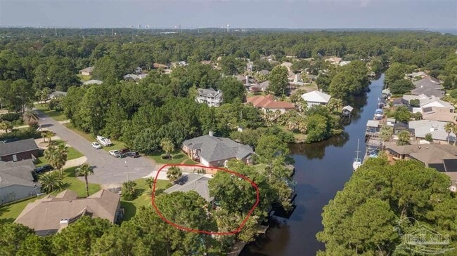Foto del edificio - 1611 Luzon Ln