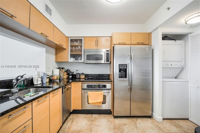 Building Photo - 31 SE 5th St