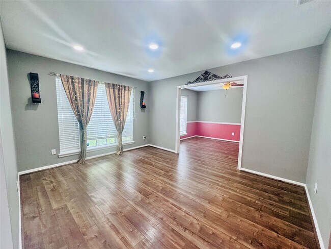 Foto del edificio - 506 Birch Hill Dr