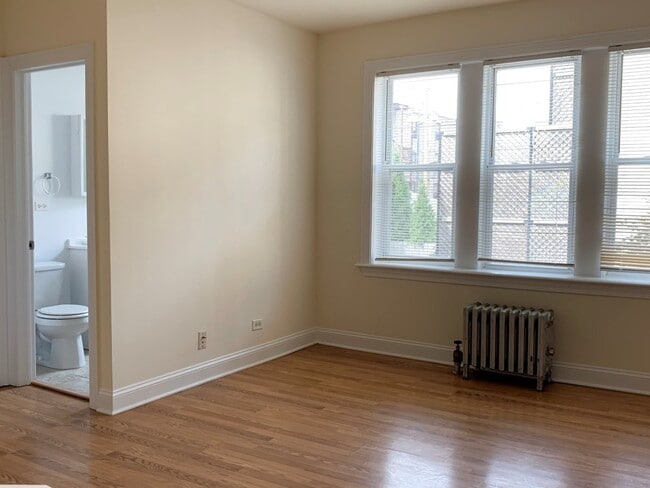 Building Photo - 2600 N Kimball Ave