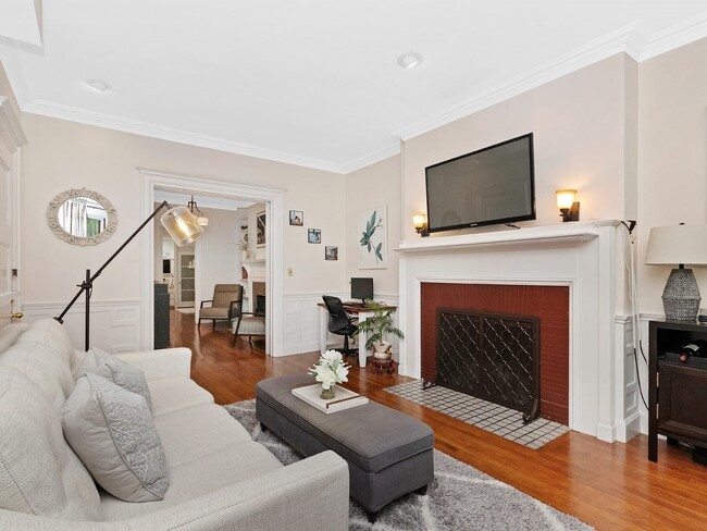 Building Photo - 340 Tappan St