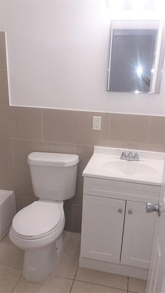 Building Photo - 701 SW 14th Ave