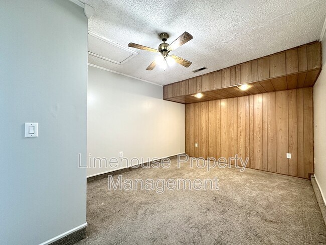 Foto del edificio - 4916 Ruth Rd