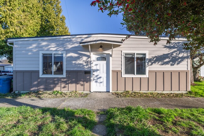 Porch - 800 S 6th Ave