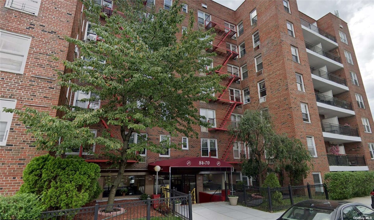 Primary Photo - 84-70 129th St