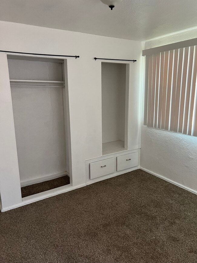 Building Photo - 1674 Laveta St