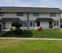 Building Photo - 831 Iowa Ave