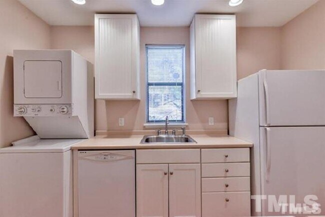 Foto del edificio - 120 E Longview St