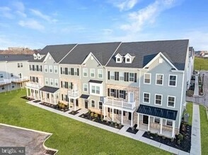 Building Photo - 42 Anderson Dr