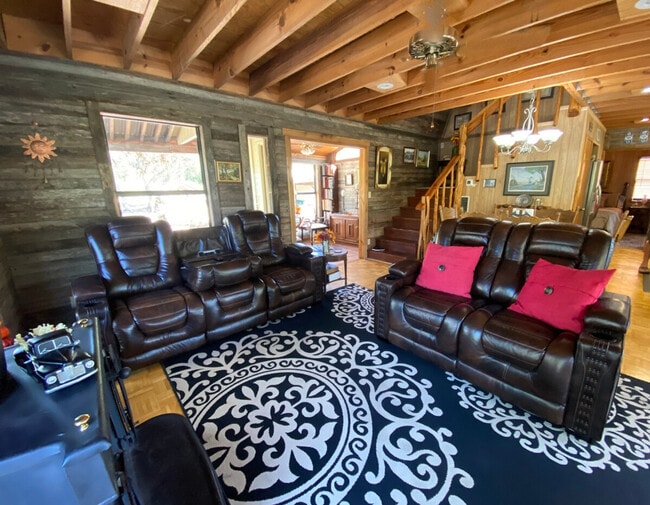 Foto del edificio - 297 Little River Ln