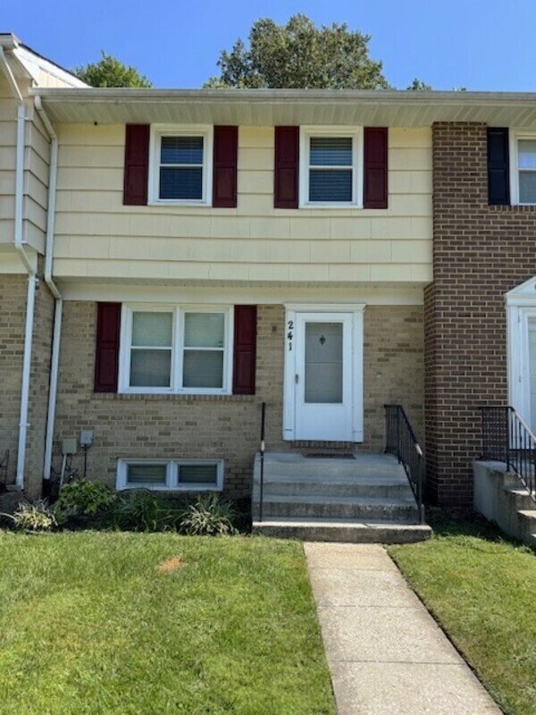 Foto principal - 241 Cedarmere Cir