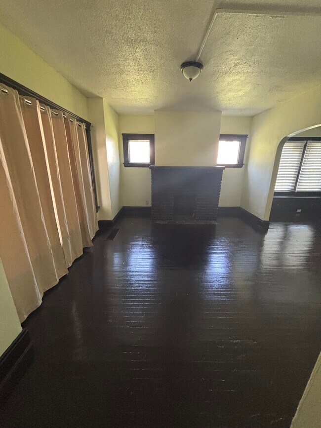Foto del edificio - 1209 E 145th St