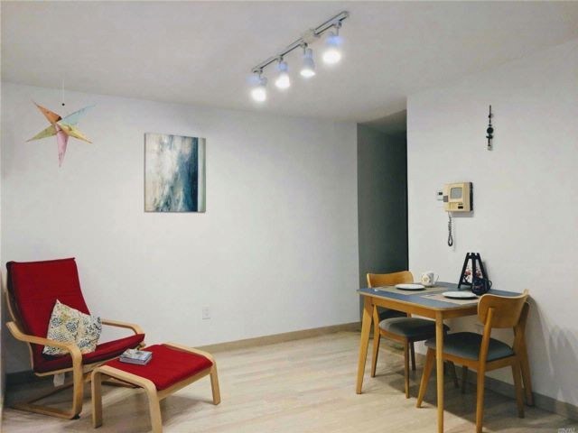 Foto del edificio - 36-21 193rd St