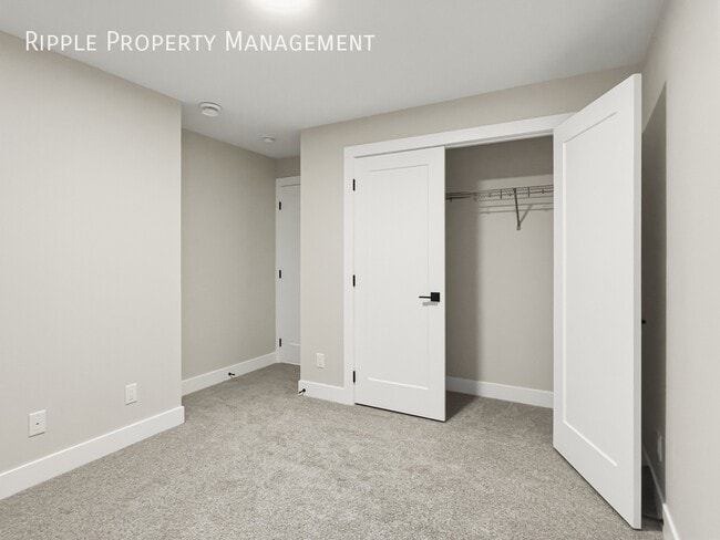 Photo du bâtiment - Brand New Spacious 1-Bed Basement Suite | 3 Months Free Internet | Pets Fri