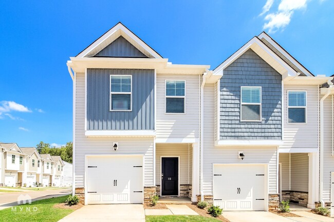 Building Photo - 10 Oak Rose Dr
