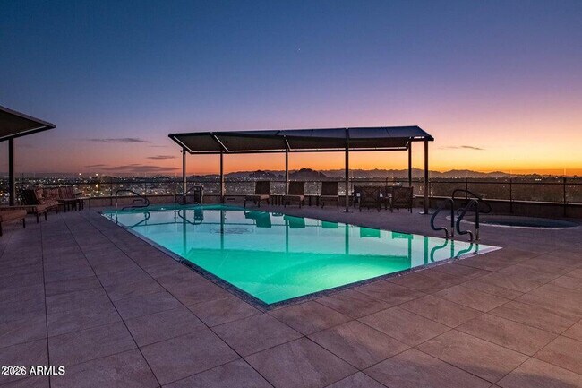 Foto del edificio - 7175 E Camelback Rd
