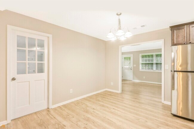 Building Photo - 3400 Mallard Glen