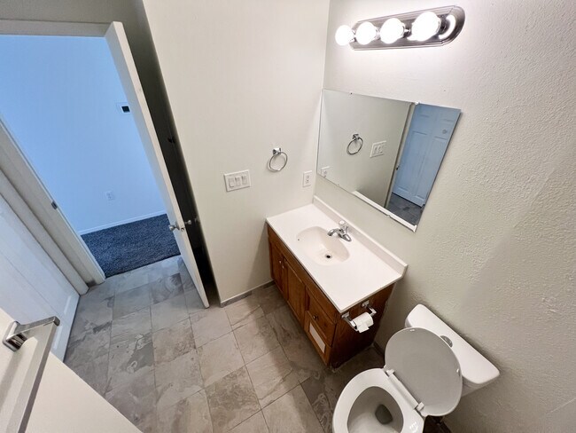 Foto del edificio - 902 Scurry St