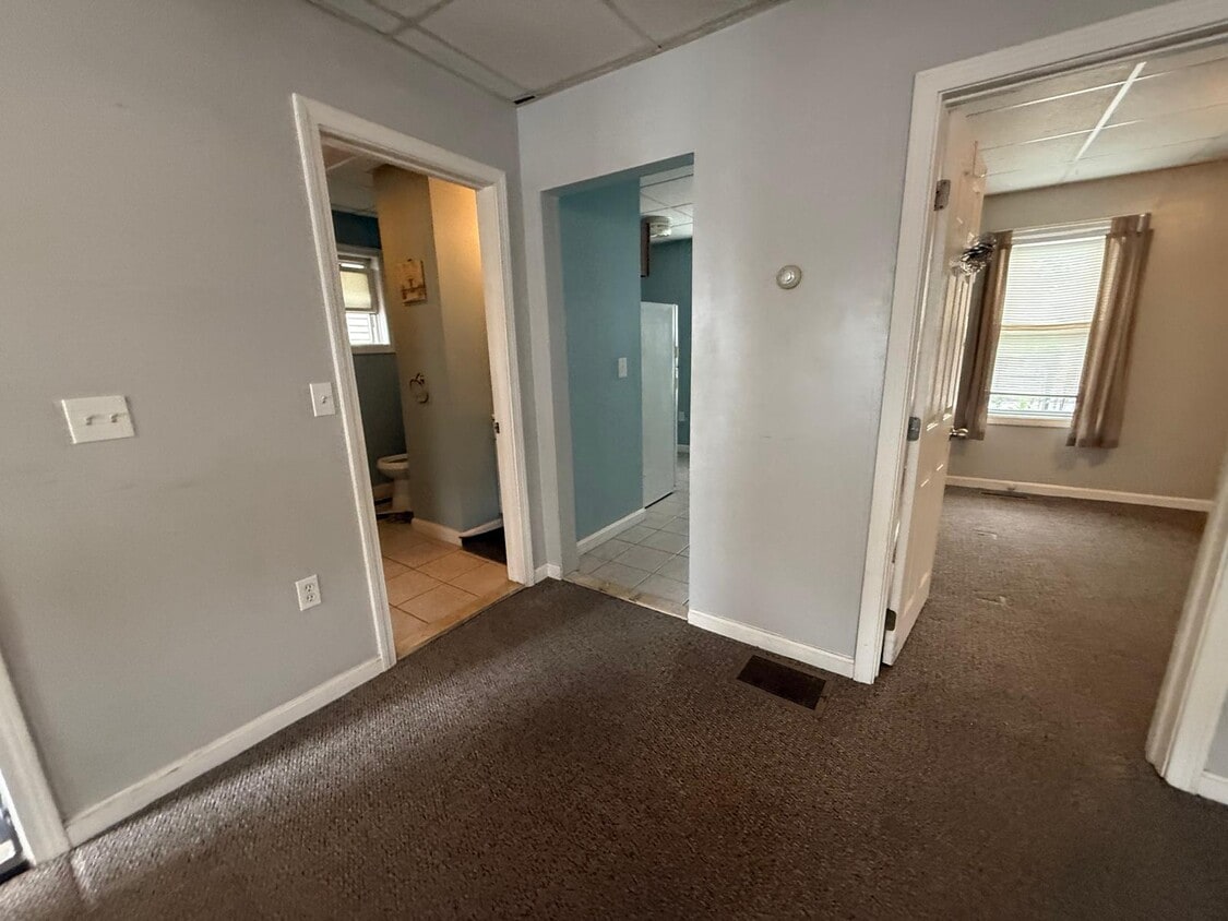 Photo - 1905 N Main St (Fall River, MA)