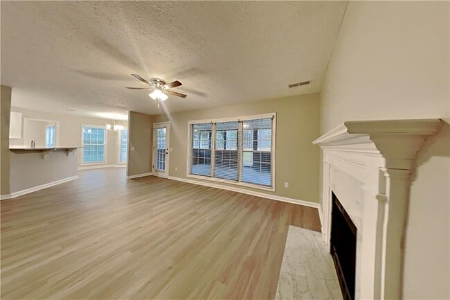 Building Photo - 1464 Claredon Dr NW