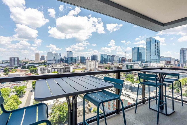 Building Photo - Aspire Midtown