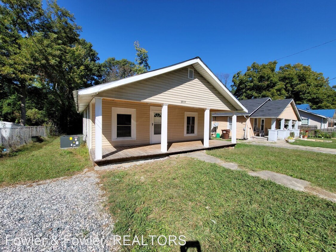 Primary Photo - 3 br, 1.5 bath House - 1010 Adams ST